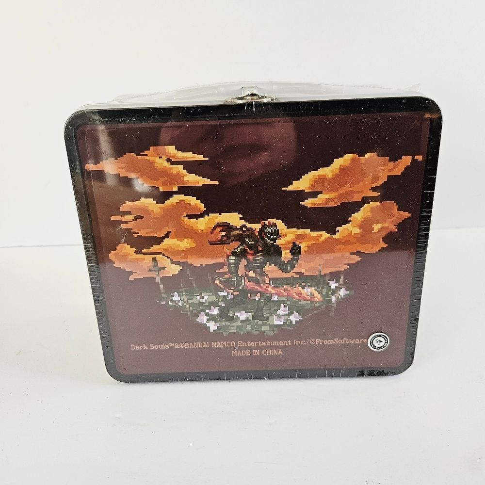 NWT Drk Souls Loot Crate Exclusive Limited Edition Pixel Art Lunch Box Tin Metal
